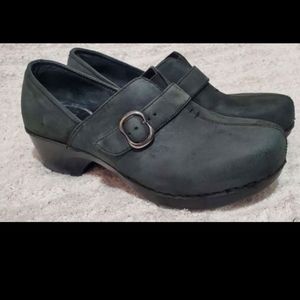 Dansko size 38 (7 US)